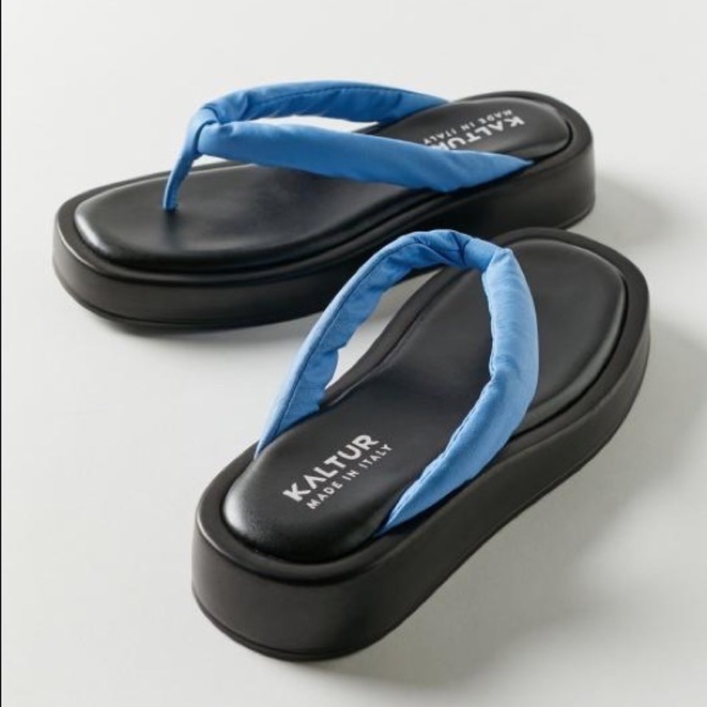 Chunky flip flops
